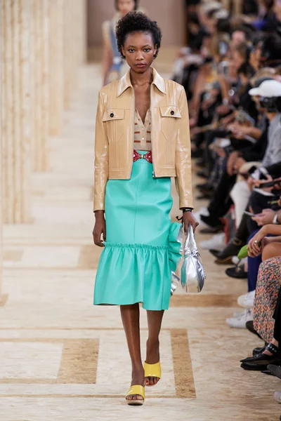 Look 29
